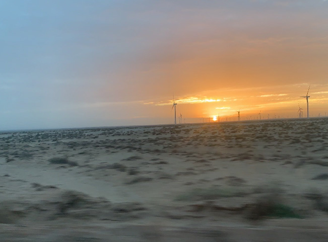 8 民勤风电场.jpg